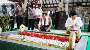 Kapolri Ziarah ke Makam Gus Dur di Tebuireng Jelang Hari Bhayangkara ke-80