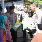 Polres Bondowoso Salurkan Bantuan Beras untuk Warga Curahpoh di Hari Bhayangkara – ke 80