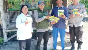 Dukung Asta Cita Presiden, Polres Tanjung Perak Salurkan Bantuan Bibit Jagung Manis di Tambak Wedi. 