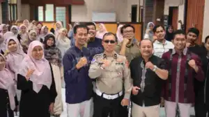 Polantas Menyapa : Polres Gresik Gandeng Guru Tanamkan Budaya Tertib Lalu Lintas Sejak Dini