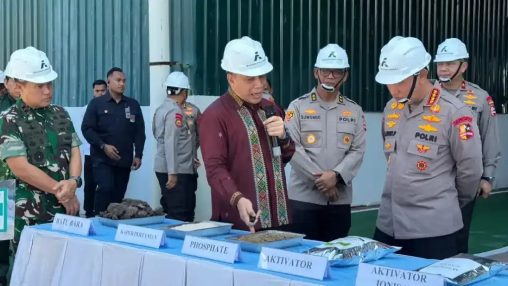 80 Ton Pupuk Batu Bara Disalurkan ke Petani Riau, Kapolri: Wujud Polri Hadir untuk Masyarakat