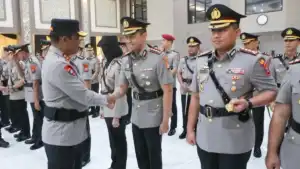 Kapolda Jatim Pimpin Sertijab PJU dan Kapolres, Perkuat Regenerasi Kepemimpinan dan Pelayanan Presisi