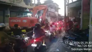 Proyek Gorong-Gorong Picu Kemacetan Parah di Jalan Kedung Mangu Timur, Bikin Resah Pengendara Motor