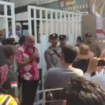 CaKrA Muda Indonesia Mendatangi kantor kejaksaan Negeri Tanjung perak Surabaya dalam bentuk kekecewaan