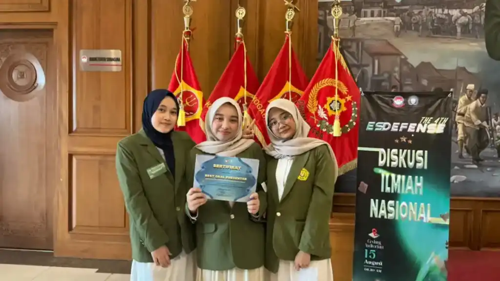 Tim FK UPN Veteran Jatim Raih Best Oral Presenter ES-Defense 2026 lewat Inovasi Biokomposit Ramah Lingkungan