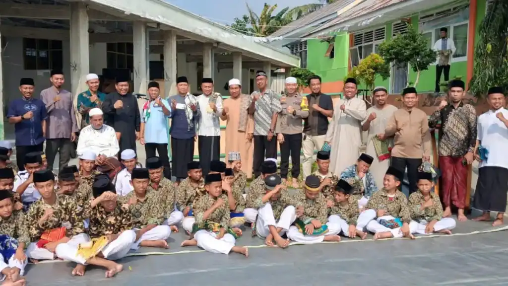 PDAM Luwuk Utara Gandeng Warga dan Santri DDI