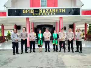 Kapolsek Kenjeran Gelar Kegiatan “Minggu Kasih” di Gereja Protestan Nazareth