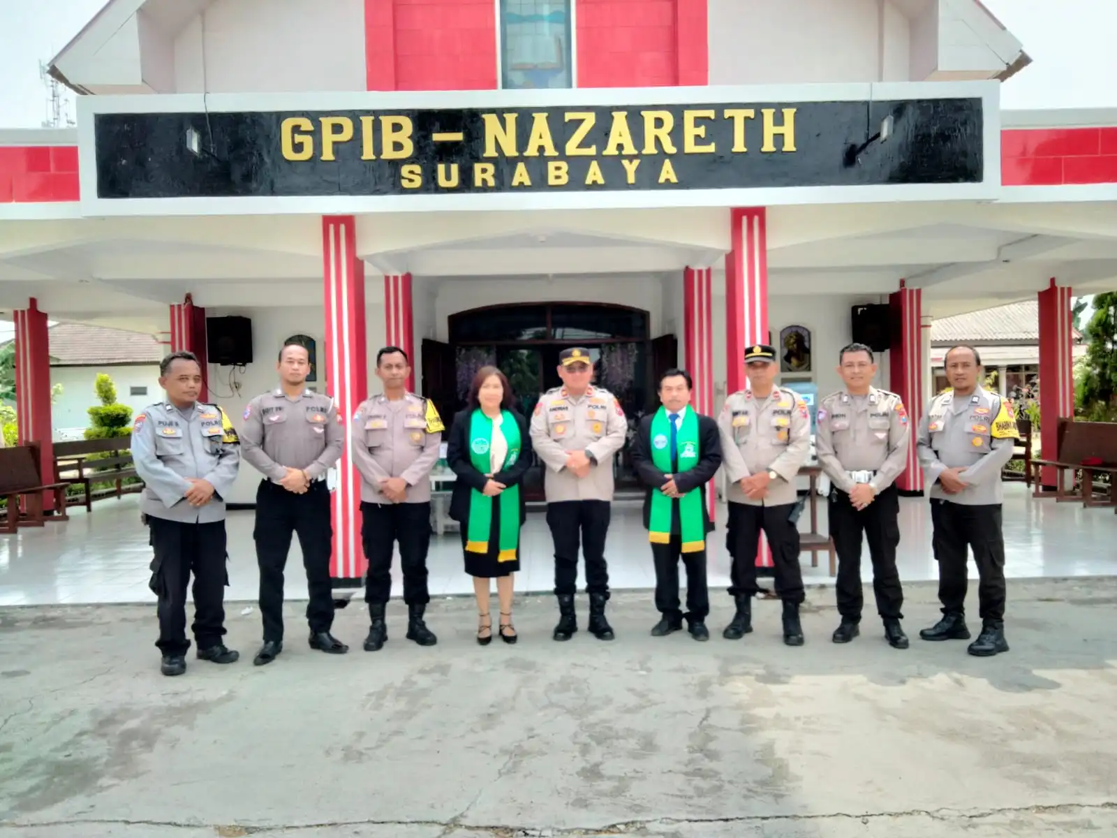 Kapolsek Kenjeran Gelar Kegiatan “Minggu Kasih” di Gereja Protestan Nazareth