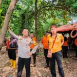 Insiden Panjang Jiwo, Pelaku Terjun Ke Kali Jagir